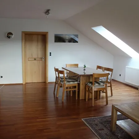 Lueckl Apartment *